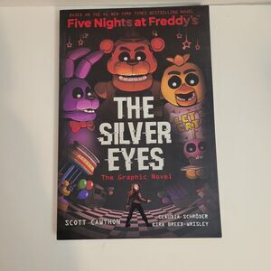 Silver Eyes: Five Nights at Freddy's (Five Nights at Freddy's Graphic Novel #1)